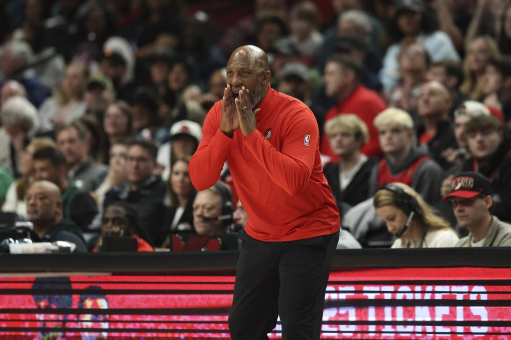 并探讨背后 并探讨背后