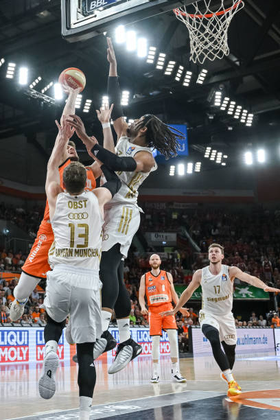 反而陷入了 反而陷入了